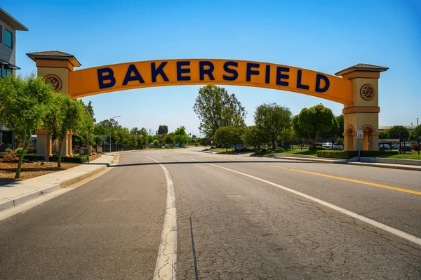 Welcome to Bakersfield - iconic city entrance sign